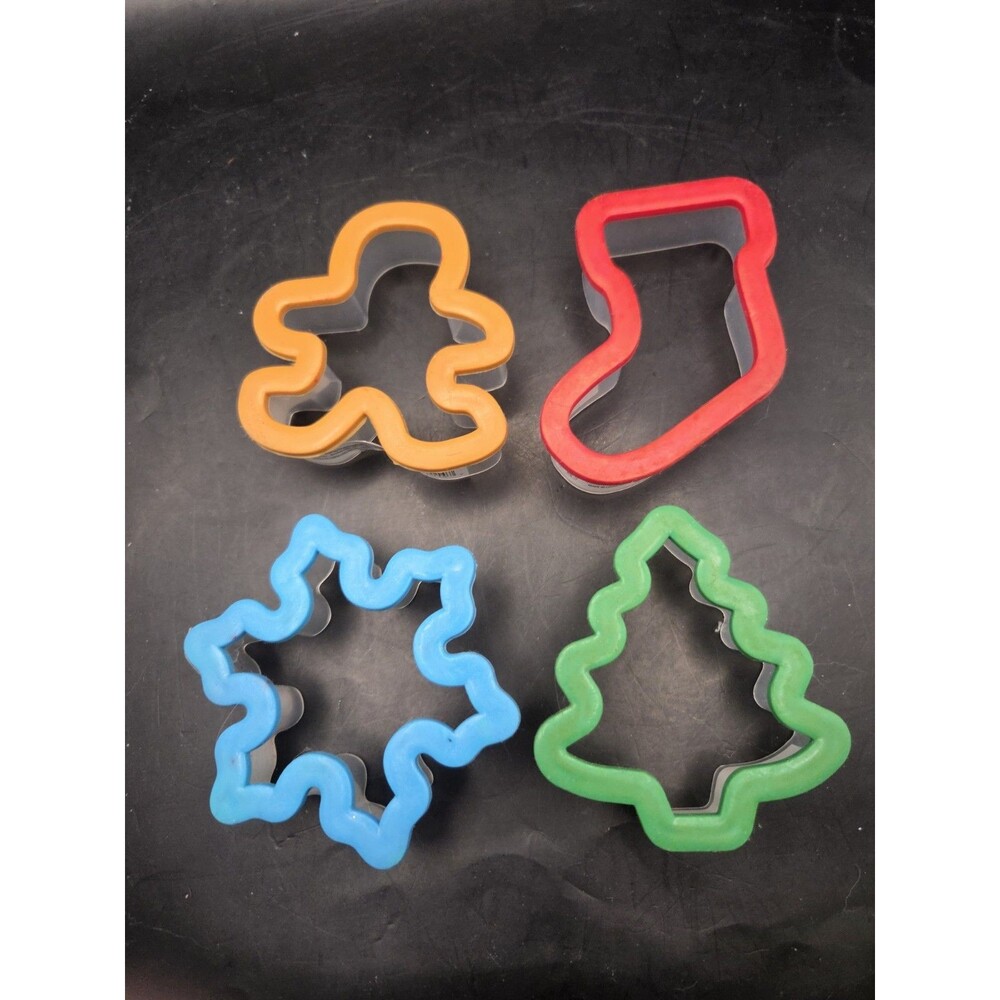 4 Cookie Cutters Holiday Christmas Grippy Tree Snowflake Stocking Gingerbread
